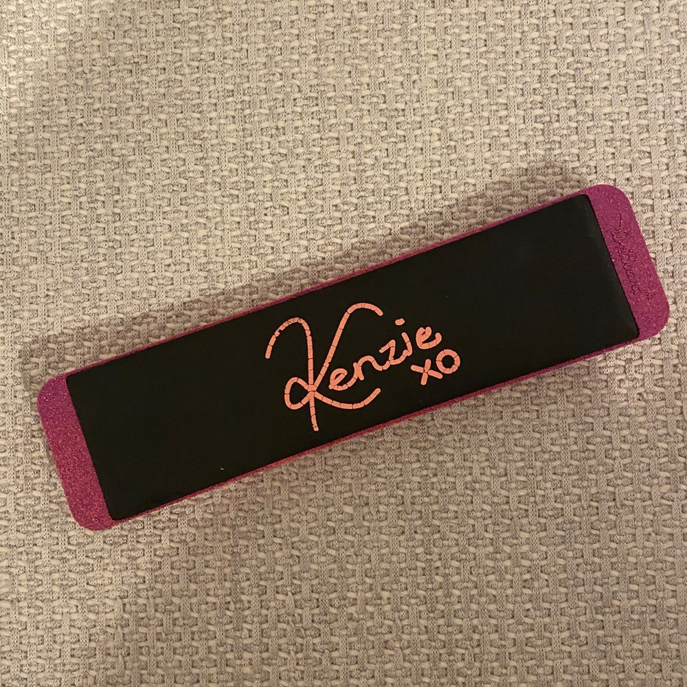 Kenzie XO turn board